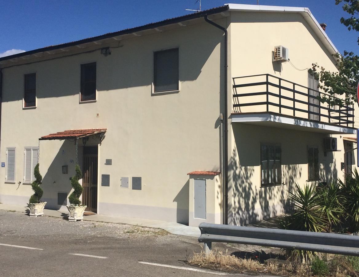 Hotel Da Donna Rosa Pontedera Exterior foto