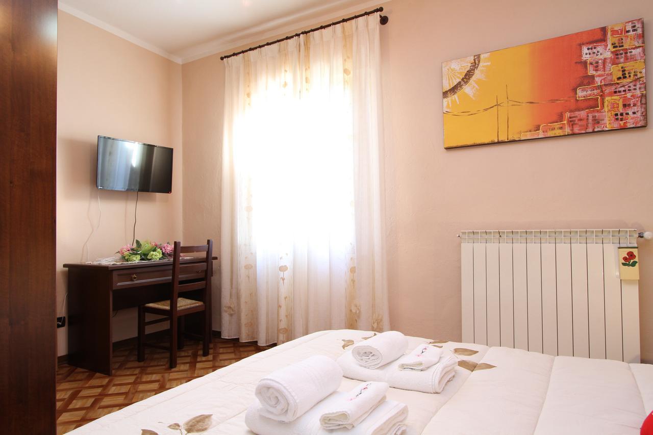 Hotel Da Donna Rosa Pontedera Exterior foto